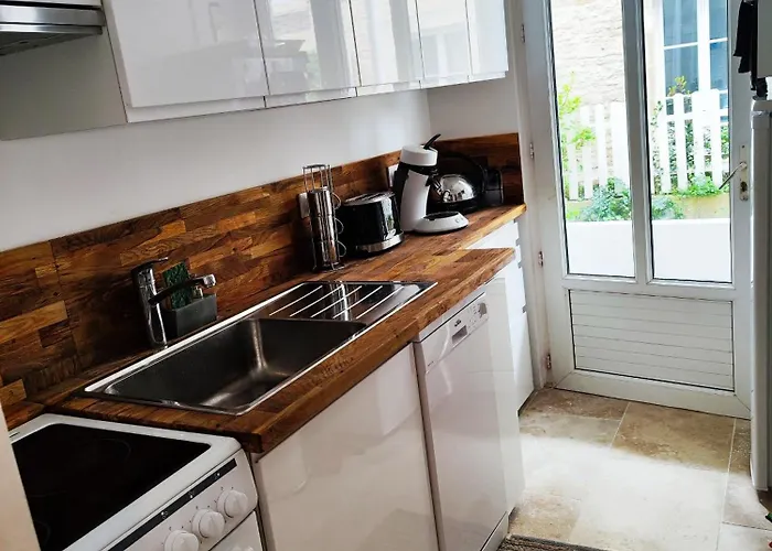 A - 100m De La Apartament *